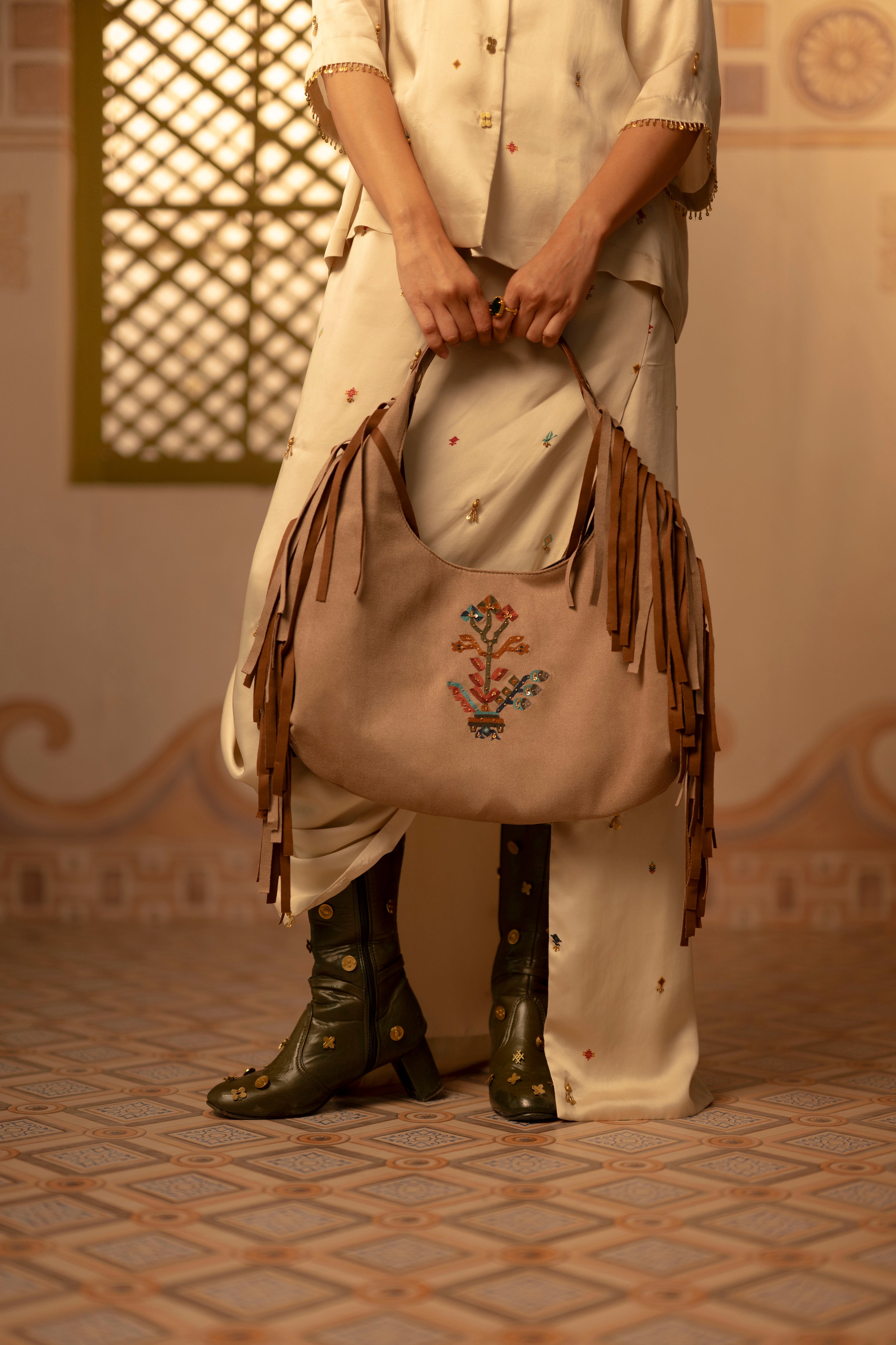 SAHARA FRINGE TOTE